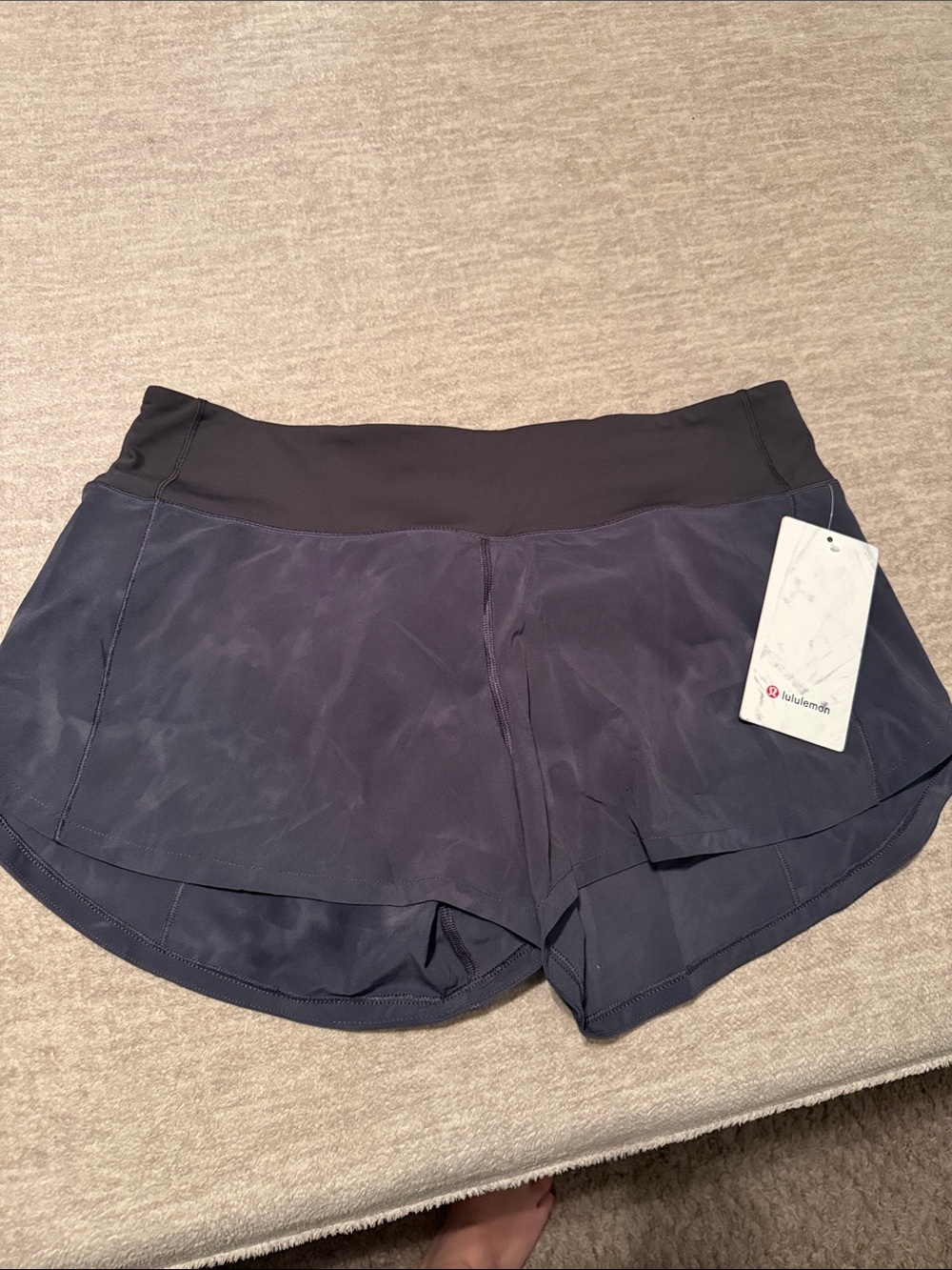 LULULEMON diamond dye graphite grey speed up 4 in
